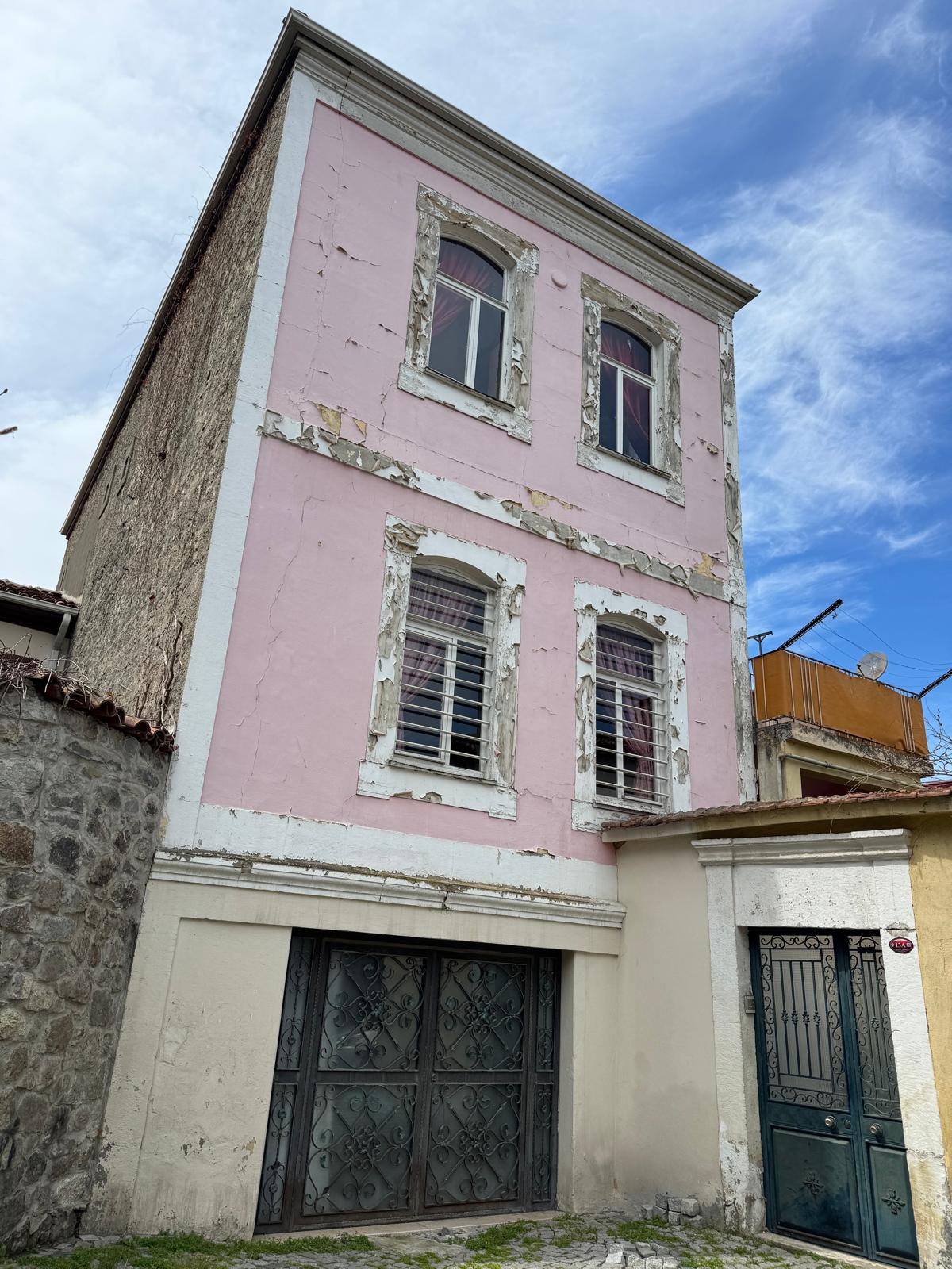 MABEL TOPALOĞLU'NDAN ORTAHİSAR MAHLLESİ KİRALIK 2+1 EŞYALI DAİRE